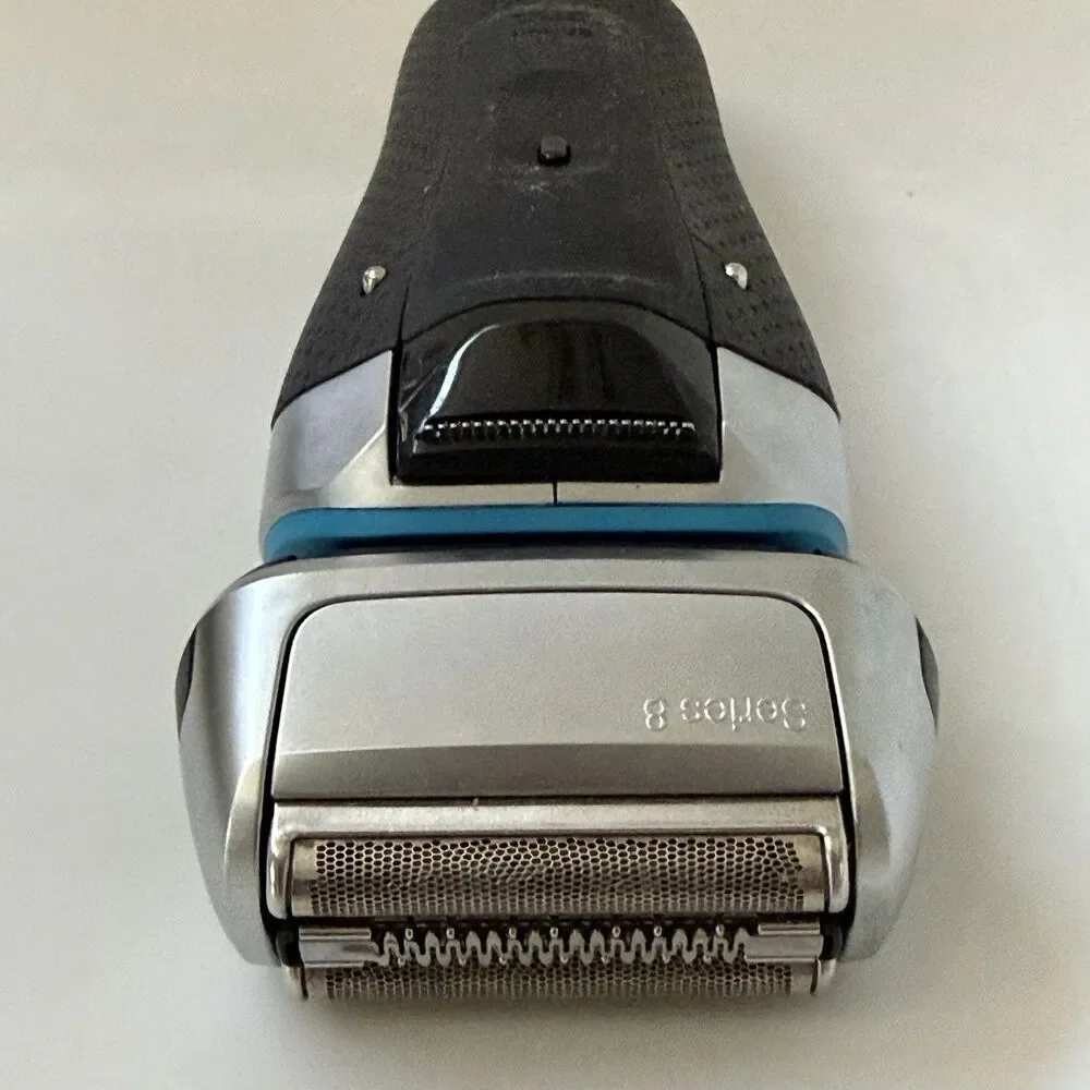 Braun Series 8 Wet & Dry Electric Shaver Type 5795 Tested w/ Charger Manual